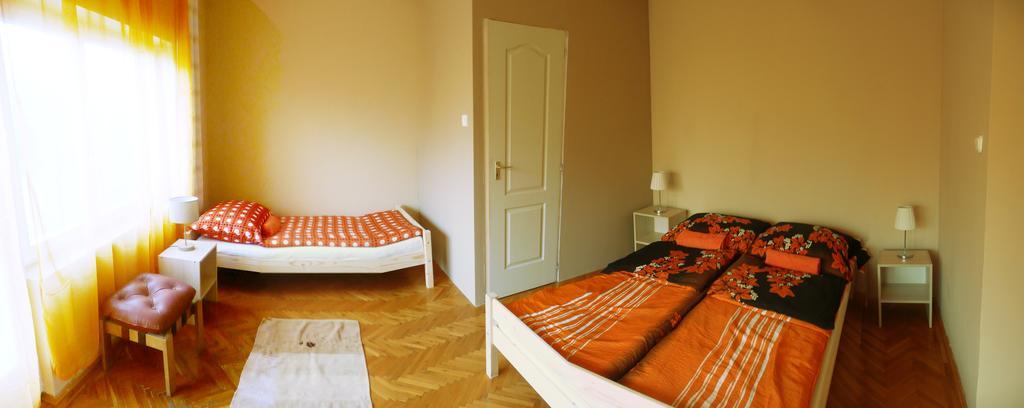 Orchidea Apartman Tata Zimmer foto